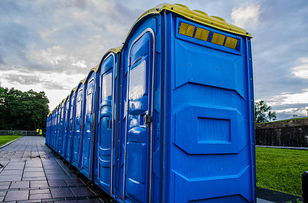 Porta potty delivery and setup in Paris, TN